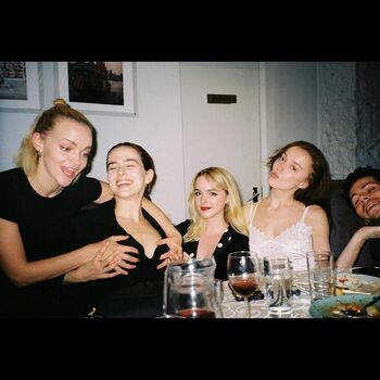 🔥 Zoey deutch page leaked private photo uncensored full